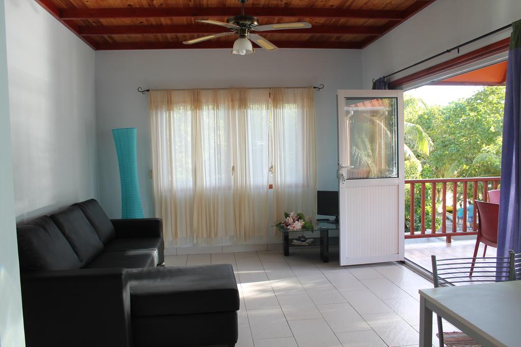 Green Blue Beach House Baie Lazare  Ngoại thất bức ảnh
